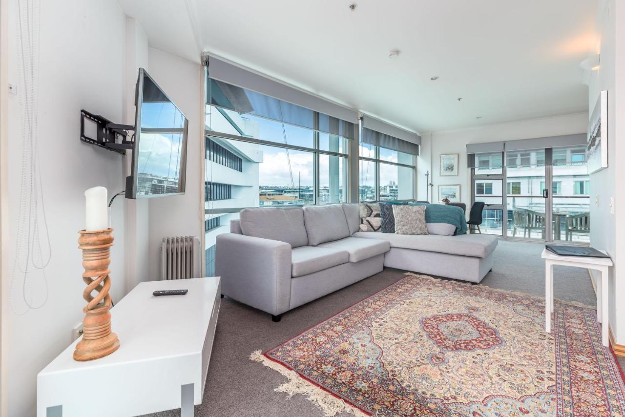 Stunning Waterfront Location With Huge Balcony! Apartamento Auckland Exterior foto