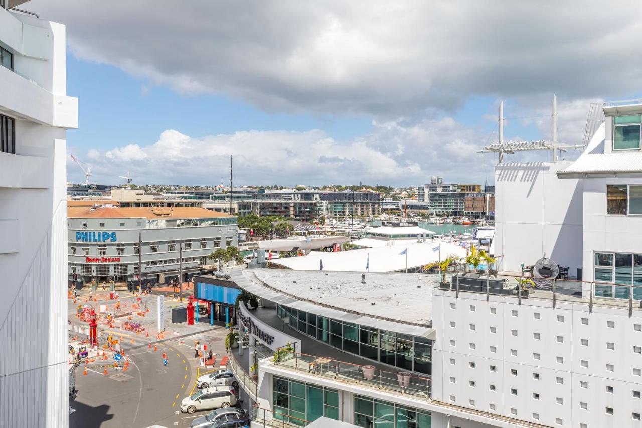 Stunning Waterfront Location With Huge Balcony! Apartamento Auckland Exterior foto