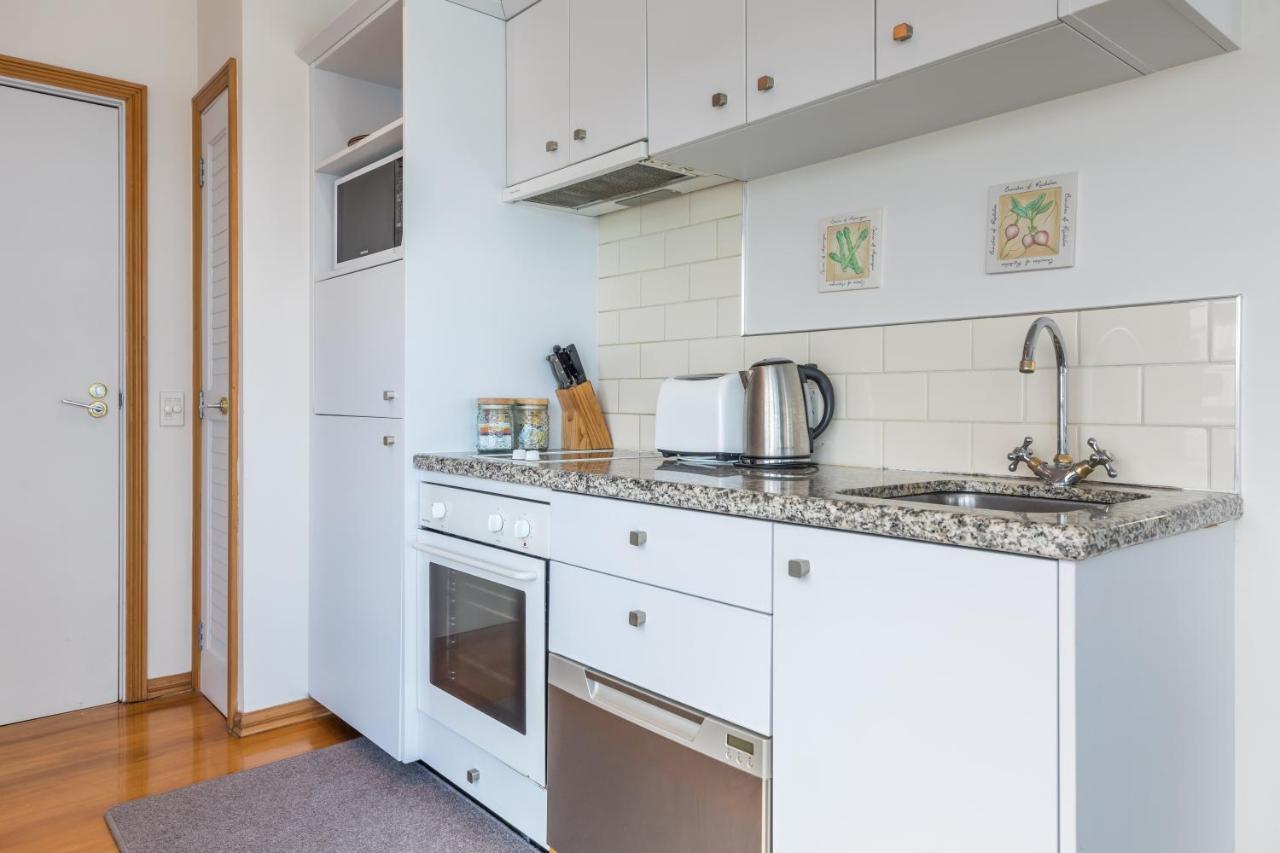 Stunning Waterfront Location With Huge Balcony! Apartamento Auckland Exterior foto